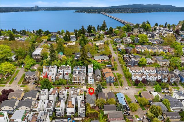927 29th Avenue S, Seattle, WA 98144