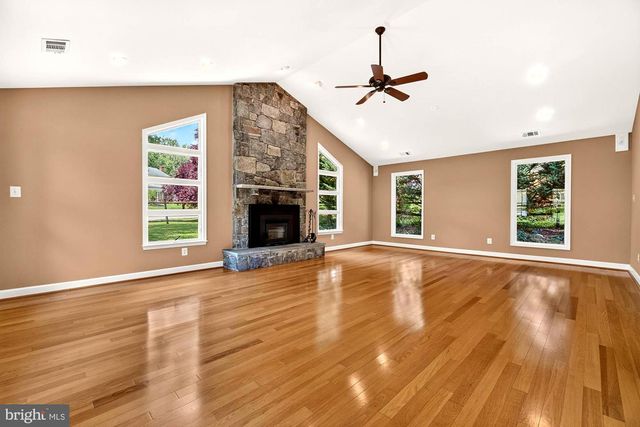 19613 BODMER AVE, Poolesville, MD 20837