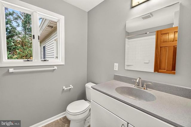 19613 BODMER AVE, Poolesville, MD 20837