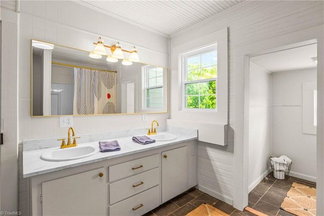 159 Decatur Avenue, Elkin, NC 28621