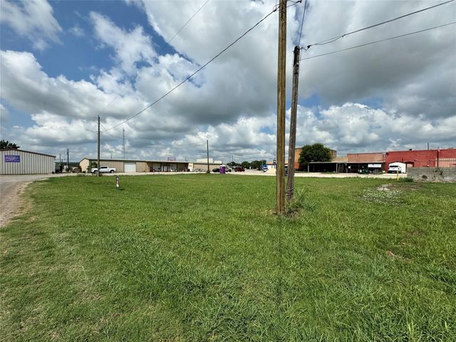 104 S 3rd 1 Street, Godley, TX 76050