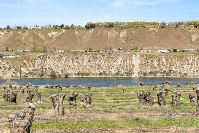 2988 Malaga Alcoa Highway, Malaga, WA 98828