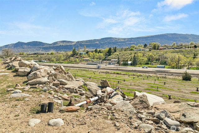 2988 Malaga Alcoa Highway, Malaga, WA 98828