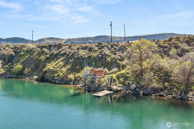 2988 Malaga Alcoa Highway, Malaga, WA 98828