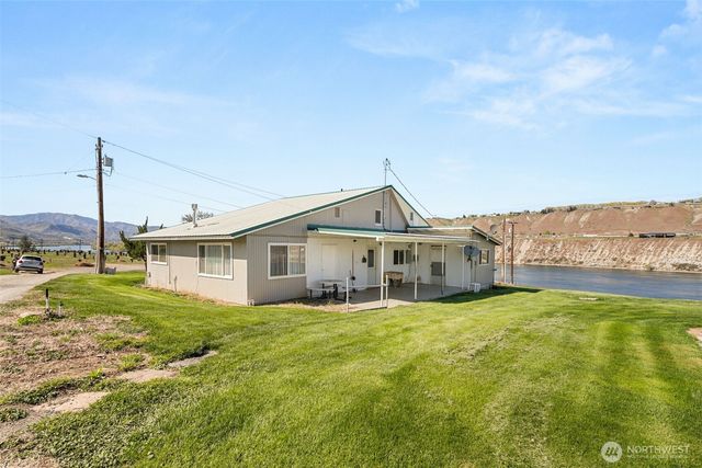 2988 Malaga Alcoa Highway, Malaga, WA 98828