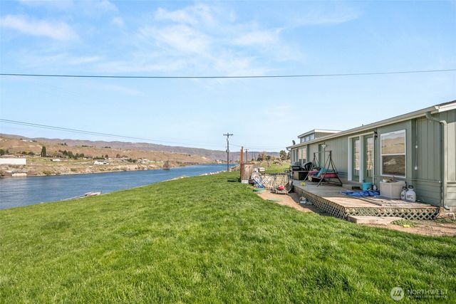 2988 Malaga Alcoa Highway, Malaga, WA 98828