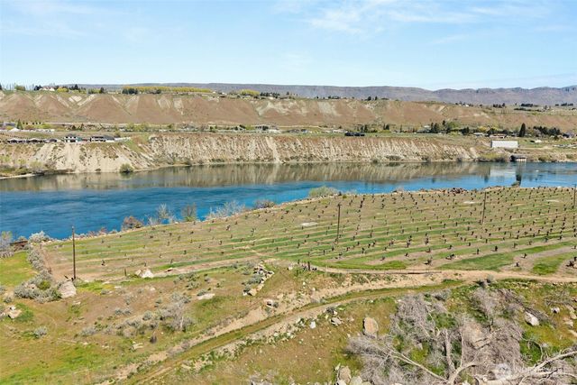 2988 Malaga Alcoa Highway, Malaga, WA 98828