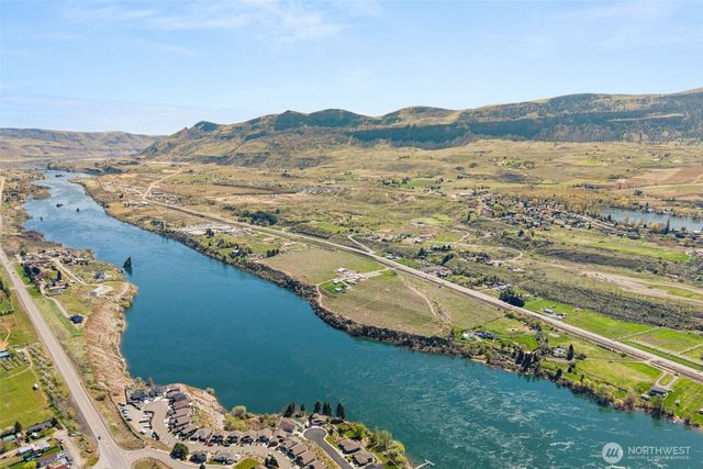 2988 Malaga Alcoa Highway, Malaga, WA 98828