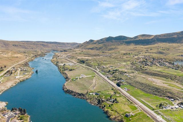 2988 Malaga Alcoa Highway, Malaga, WA 98828