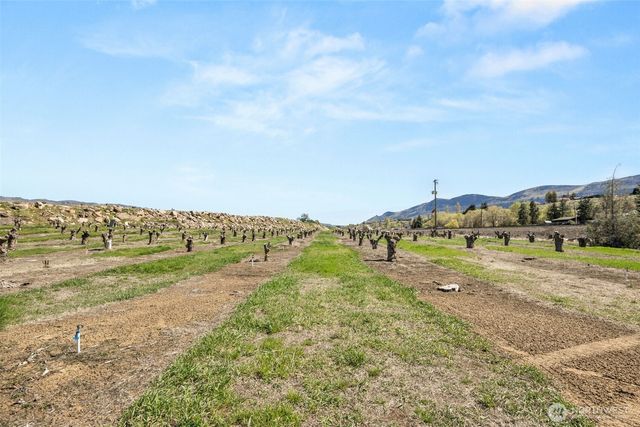 2988 Malaga Alcoa Highway, Malaga, WA 98828