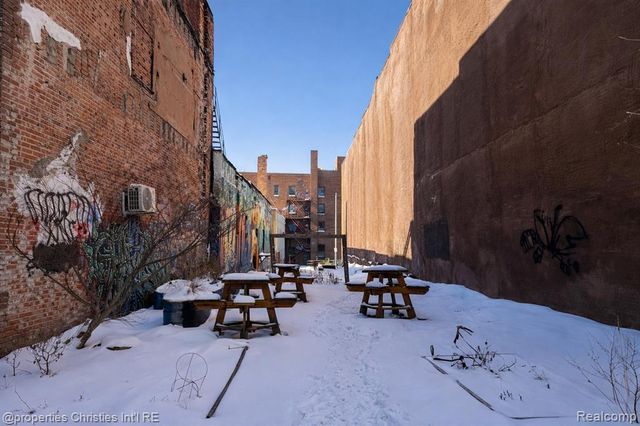 35 N Saginaw Street Unit: 2, Pontiac, MI 48342