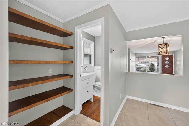 1169 Ranchland Drive, Mayfield Heights, OH 44124