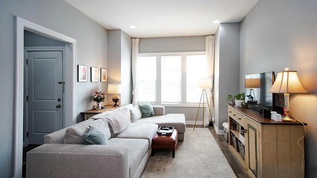 1938 N Rockwell Street 1, Chicago, IL 60647