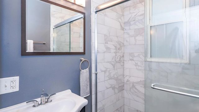 1938 N Rockwell Street 1, Chicago, IL 60647