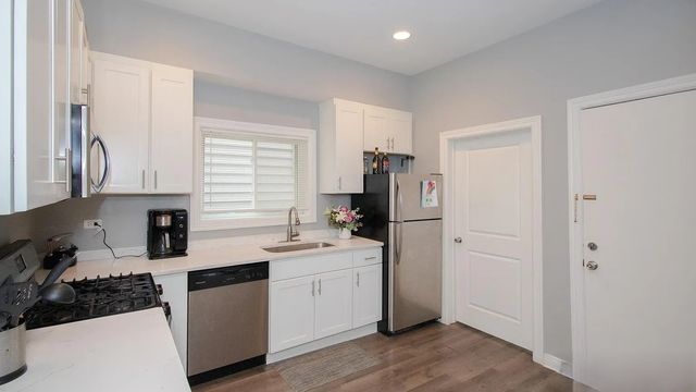 1938 N Rockwell Street 1, Chicago, IL 60647