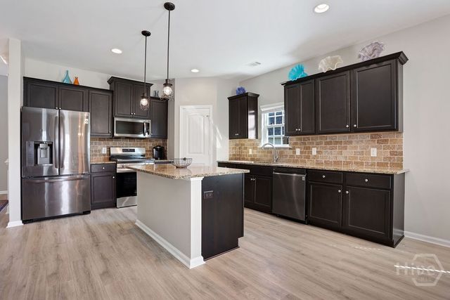 208 Chippingwood Circle, Pooler, GA 31322