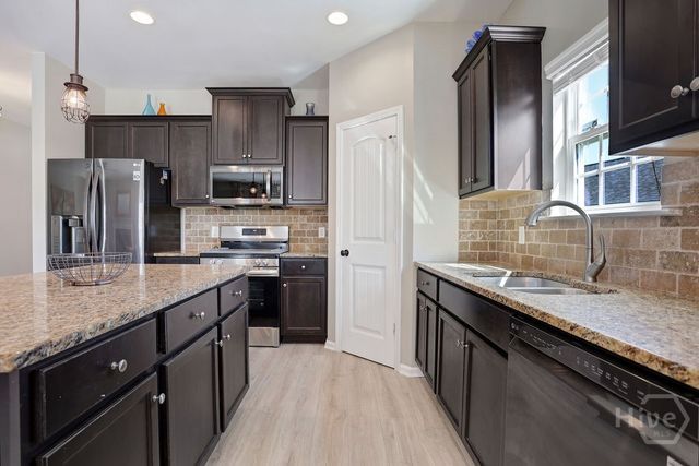 208 Chippingwood Circle, Pooler, GA 31322