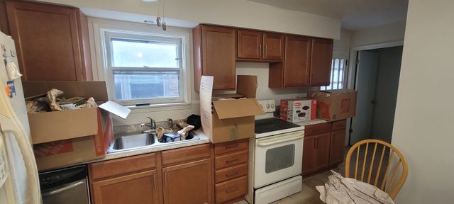 2747 W Lunt Avenue, Chicago, IL 60645