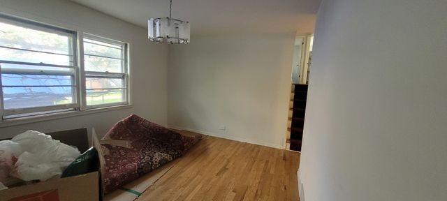 2747 W Lunt Avenue, Chicago, IL 60645