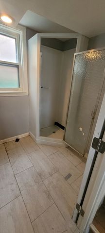 2747 W Lunt Avenue, Chicago, IL 60645