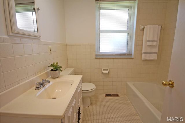 6104 Heege Road, Unincorporated, MO 63123