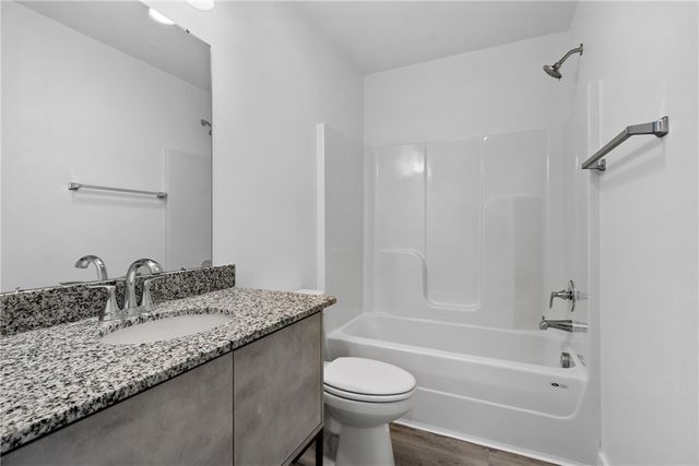 881 Ventnor Avenue, Centerton, AR 72719