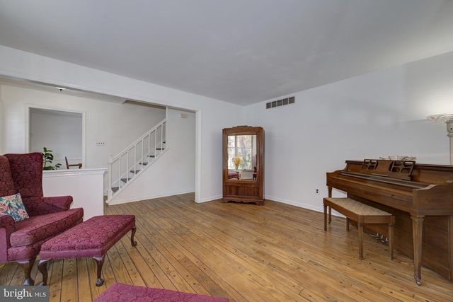 12 FRIAR TUCK DR, Medford, NJ 08055