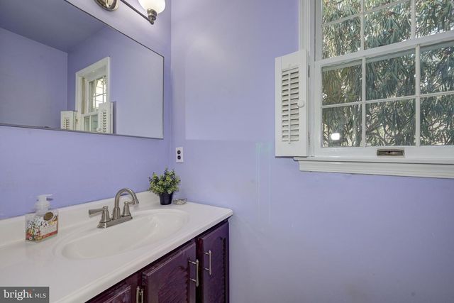 12 FRIAR TUCK DR, Medford, NJ 08055