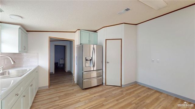 613 E Loop 19th Street, Weslaco, TX 78596