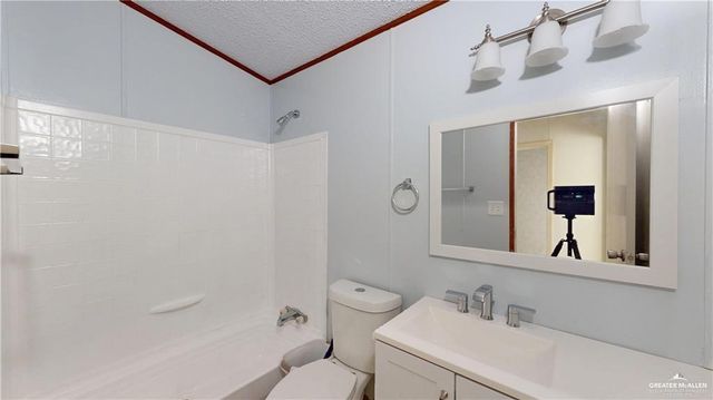 613 E Loop 19th Street, Weslaco, TX 78596