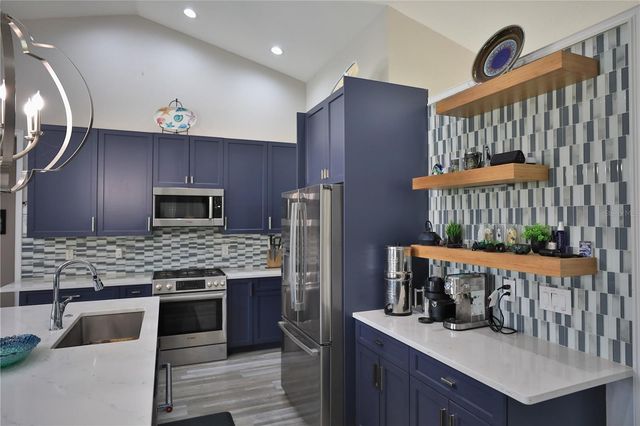 16421 W HIGHWAY 326, Morriston, FL 32668