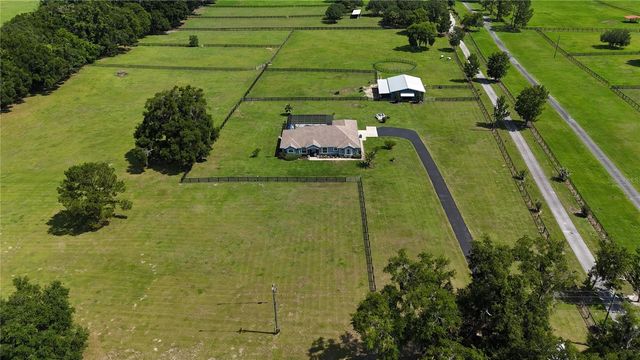 16421 W HIGHWAY 326, Morriston, FL 32668