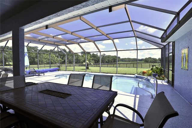 16421 W HIGHWAY 326, Morriston, FL 32668