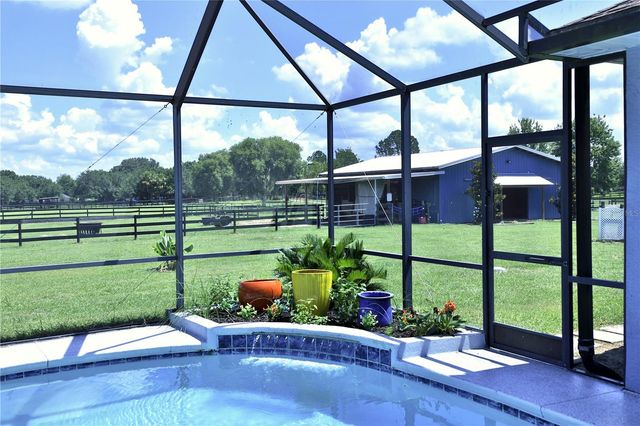 16421 W HIGHWAY 326, Morriston, FL 32668