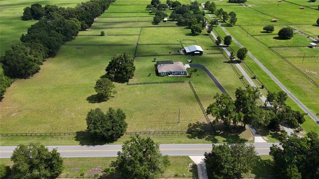 16421 W HIGHWAY 326, Morriston, FL 32668
