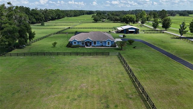 16421 W HIGHWAY 326, Morriston, FL 32668