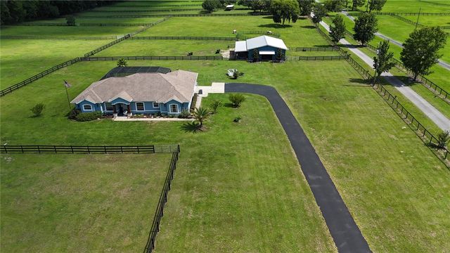 16421 W HIGHWAY 326, Morriston, FL 32668