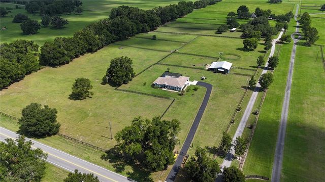 16421 W HIGHWAY 326, Morriston, FL 32668