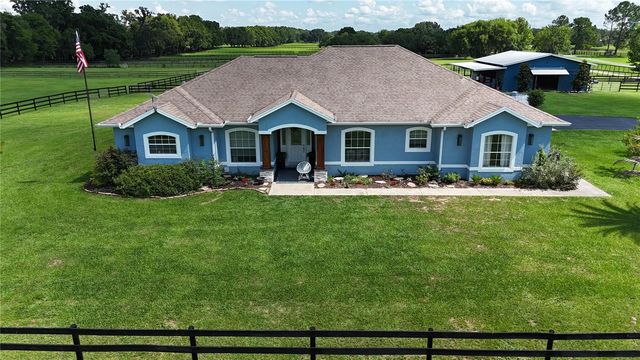 16421 W HIGHWAY 326, Morriston, FL 32668