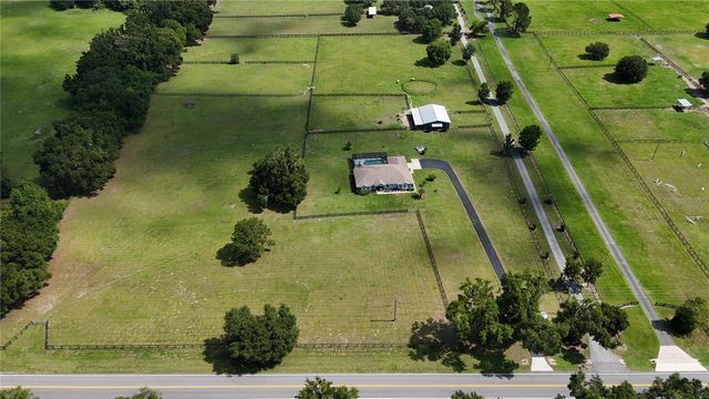 16421 W HIGHWAY 326, Morriston, FL 32668