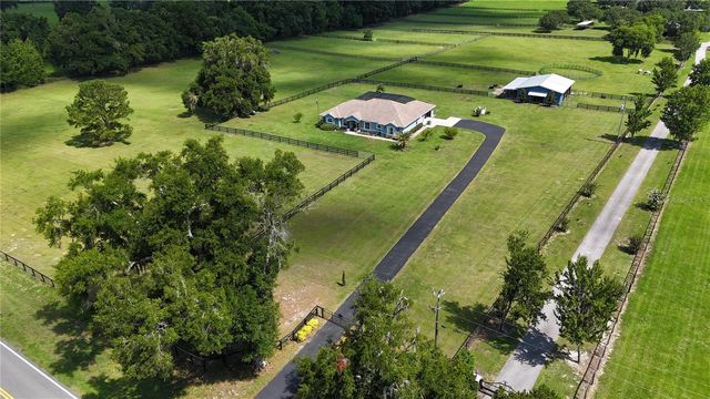 16421 W HIGHWAY 326, Morriston, FL 32668
