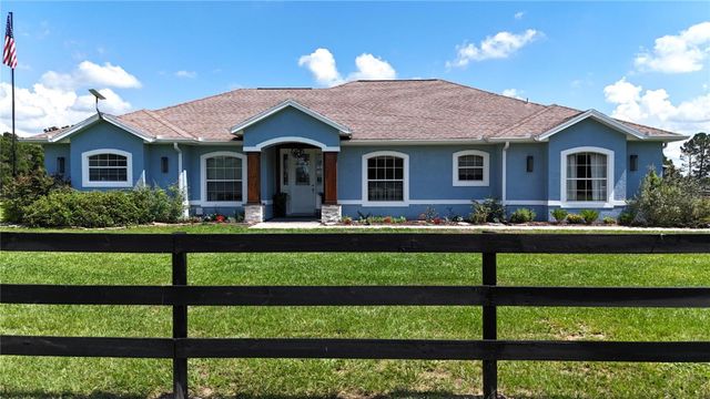 16421 W HIGHWAY 326, Morriston, FL 32668
