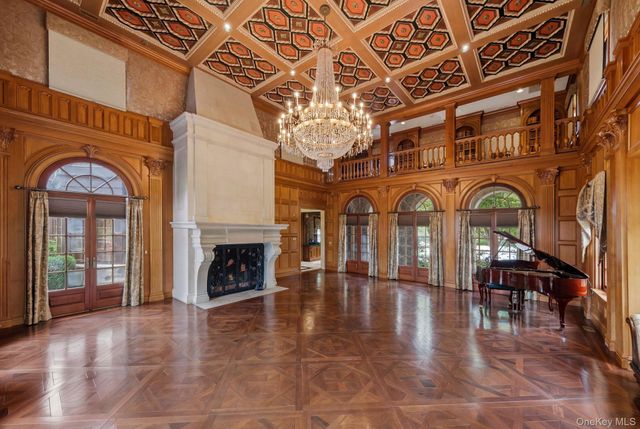 1 Applewood Estate, Upper Brookville, NY 11545