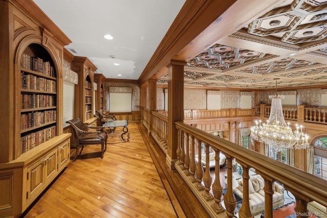 1 Applewood Estate, Upper Brookville, NY 11545