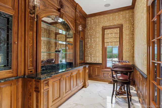 1 Applewood Estate, Upper Brookville, NY 11545