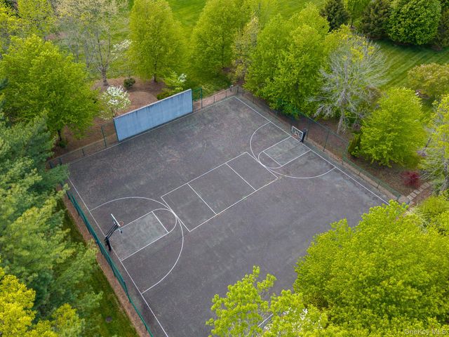 1 Applewood Estate, Upper Brookville, NY 11545