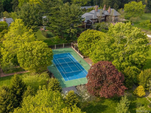1 Applewood Estate, Upper Brookville, NY 11545