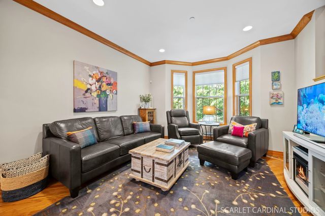 755 Prescott Court, Naperville, IL 60563