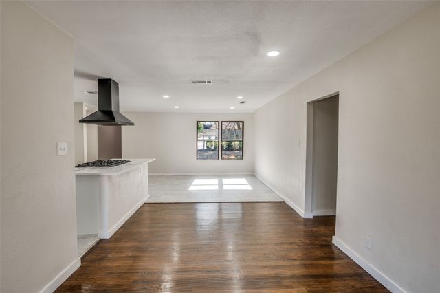 2622 Wynnewood Drive, Dallas, TX 75224