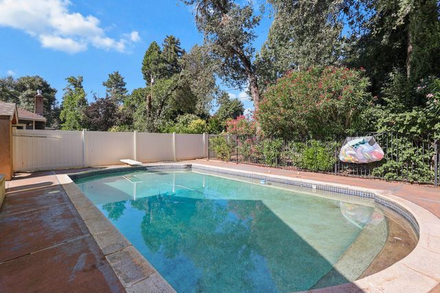 3428 Adams Lane, Redding, CA 96002